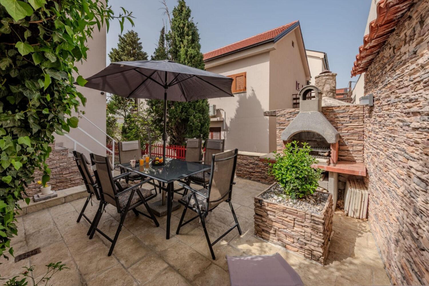 Apartments Mil - 30 M From Beach Рибарица Экстерьер фото